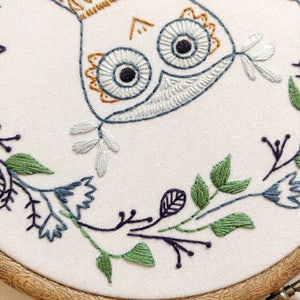 OWLETTE pdf embroidery pattern, embroidery hoop art, wise owl, owl with wreath frame, fall wreath design, stitched owl, bird embroidery image 3