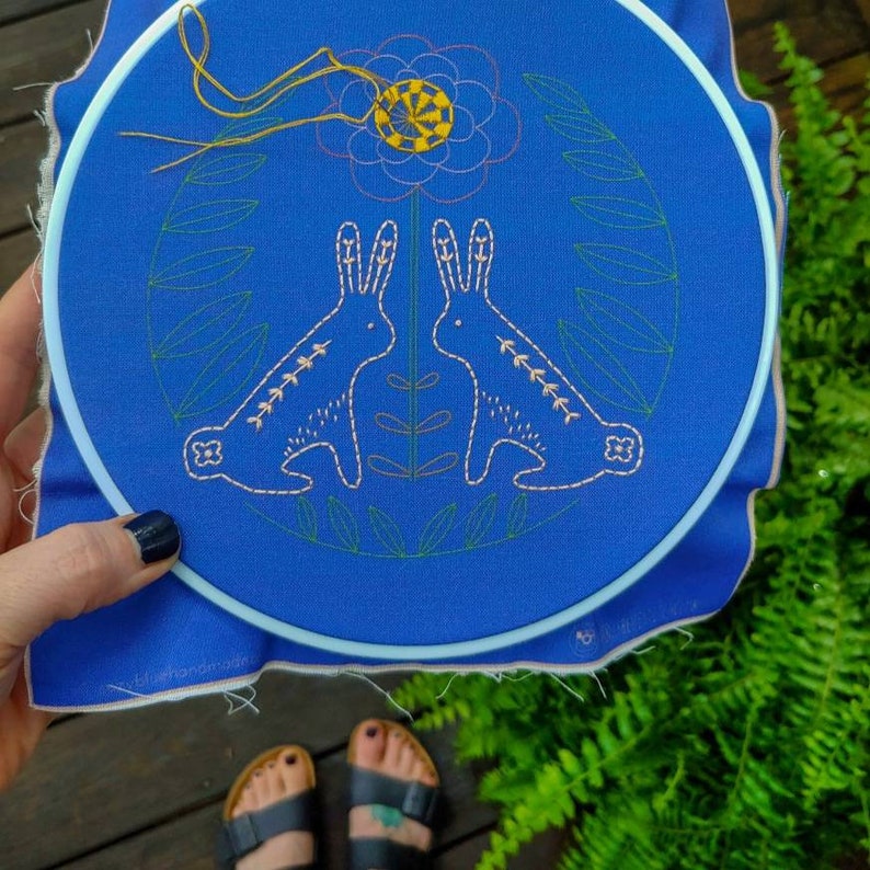 SUNNY BUNNIES pdf embroidery pattern, embroidery hoop art, bunnies and flower, folk art, bunny design, blue bunnies hoop image 6