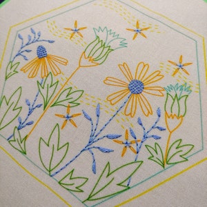 SUMMER BREEZE pdf embroidery pattern, embroidery hoop art, hand embroidery, retro hexie, vintage stoneware inspired, honeycomb, coneflower image 6