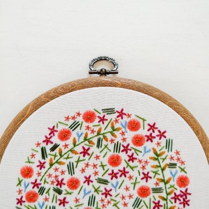 WILDFLOWER MEADOW pdf embroidery pattern, embroidery hoop art, hand embroidered, floral field, summer meadow, wildflowers, field of flower image 2