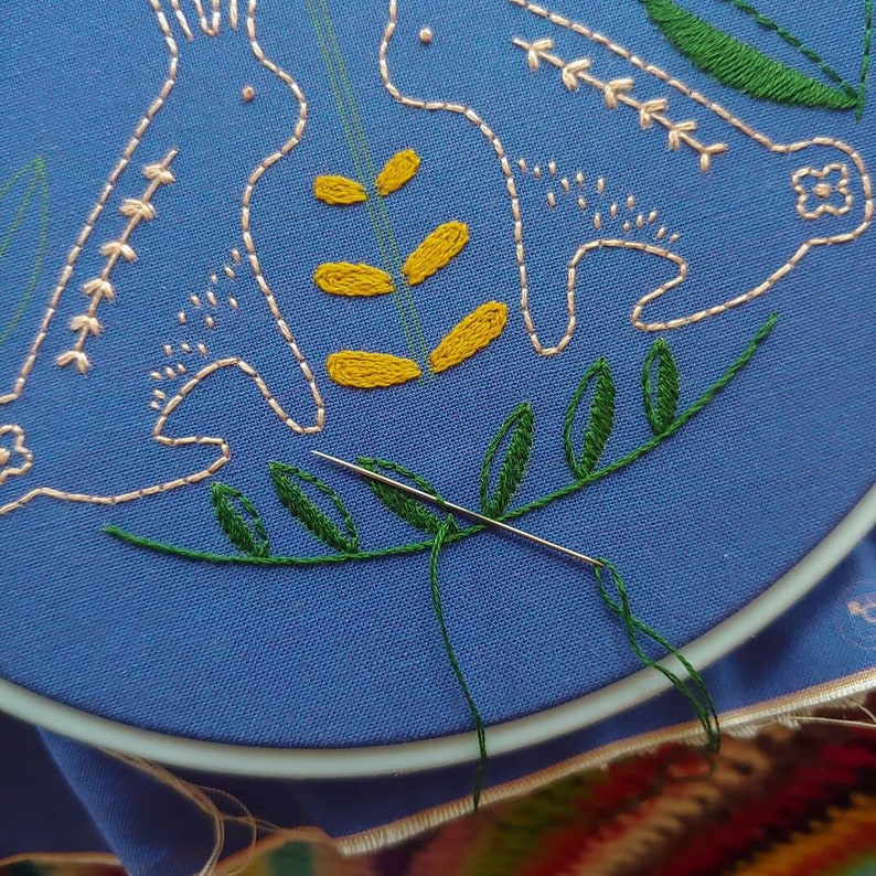 SUNNY BUNNIES pdf embroidery pattern, embroidery hoop art, bunnies and flower, folk art, bunny design, blue bunnies hoop image 5