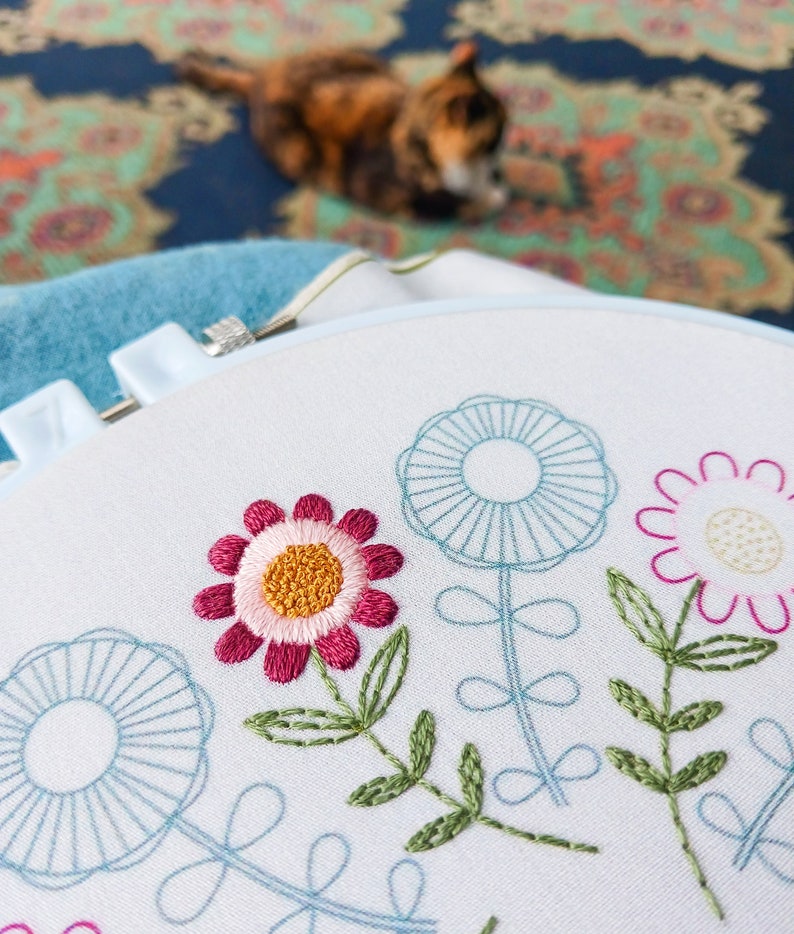 SUNNY FOLK pdf embroidery pattern, embroidery hoop, digital download, meditative stitching, folk flowers, radial repeat, mod flowers image 4