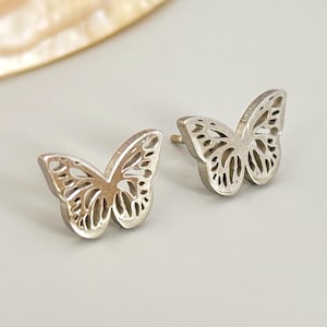 Dainty Silver Butterfly Earrings studs in gold, rose gold cute dainty jewelry gift for mom, sister, daughter nature animal lovers gardeners