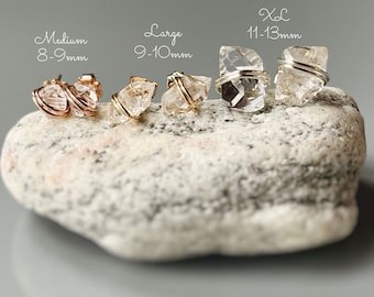 Orecchini Herkimer Diamond, orecchini a bottone Orecchini con diamanti grezzi, orecchini minimalisti in cristallo, regalo per moglie, fidanzata, damigelle d'onore