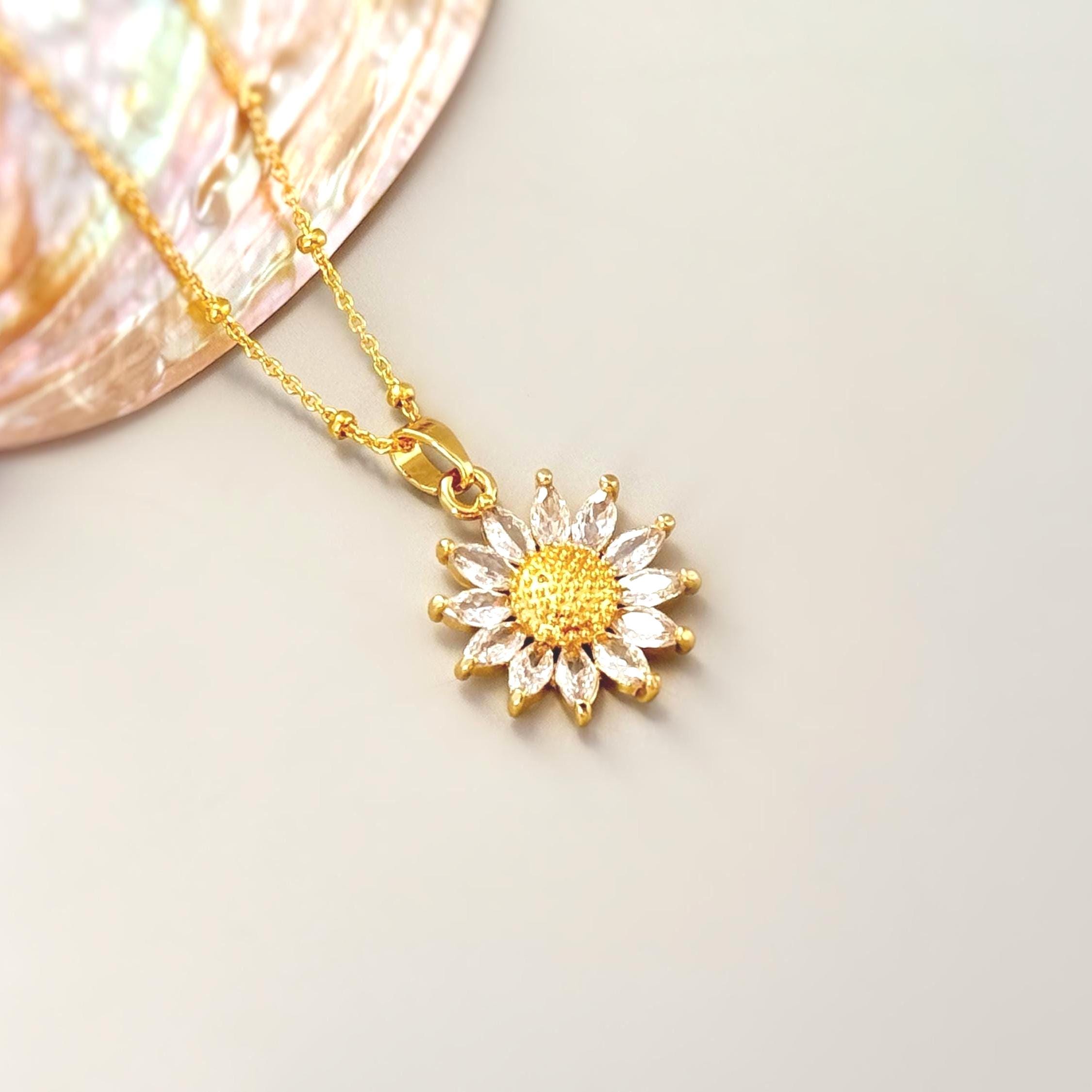 Daisy Crystal Necklace - Etsy