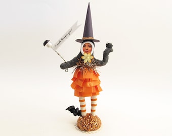 Spun Cotton Baking Witch Figure (Assorted Cupcakes)