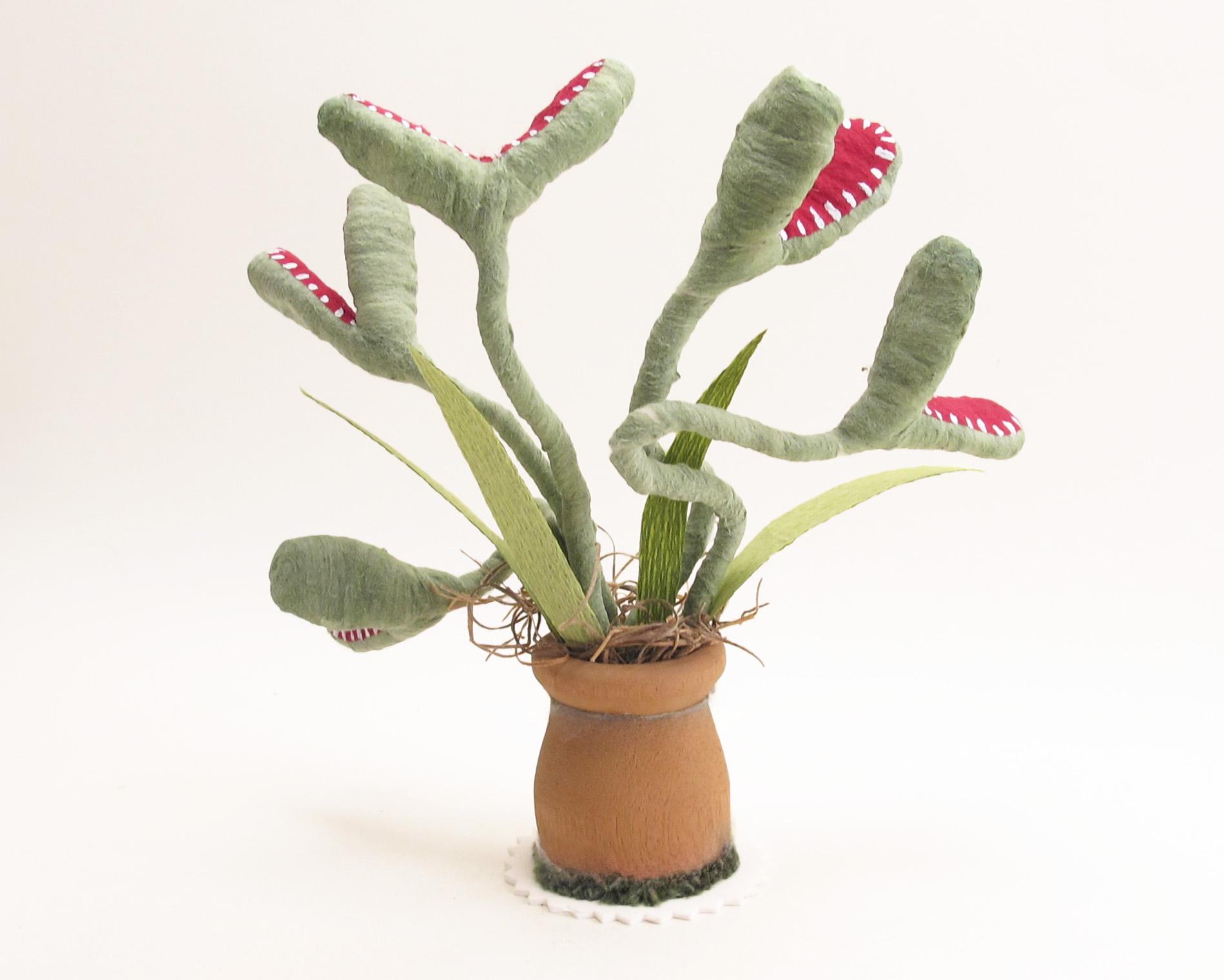 LARGE: Spun Cotton Venus Fly Trap Monster Figure - Etsy