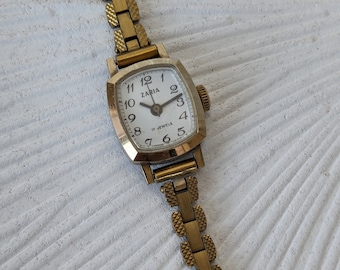 Soviet Vintage ZARIA 17 jewels Mechanical Women's Watch made in USSR