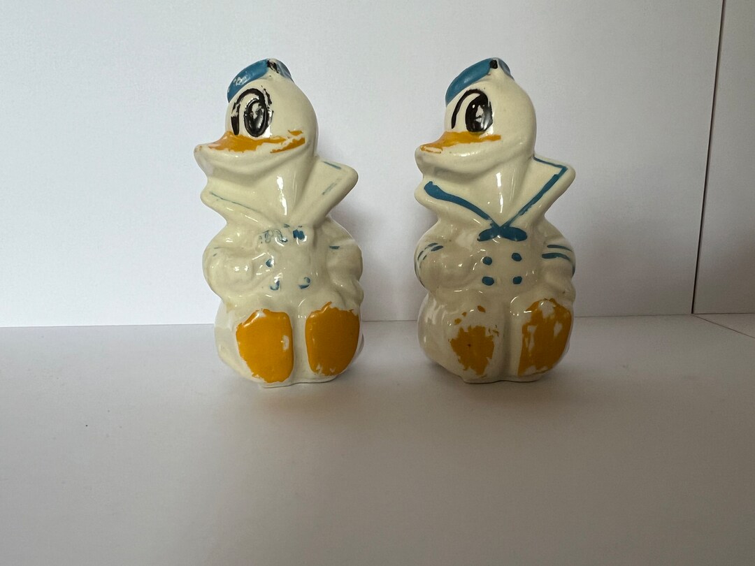 アンティーク雑貨 Vintage Disney Donald Duck Salt &Pepper Vintage DONALD DUCK Salt and Pepper Shakers From Walt Disney