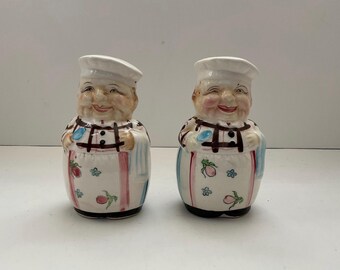 Vintage BAKER/CHEF Salt and Pepper Shakers, nice patina, unknown manufacturer, no date, likely 1950s-1970s (see pics).
