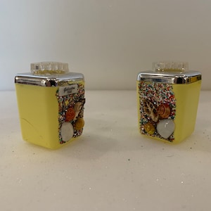 Vintage Souvenir salt and pepper shakers (before 1975) - Collectors closet finds!!! shakers from Galveston, Texas.