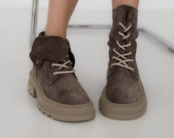 Cocoa Wildleder Ankle Boots: Handgefertigte Herbstschuhe für Damen
