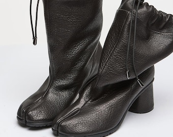 Botas Tabi de cuero negro: tacón con punta dividida de inspiración japonesa
