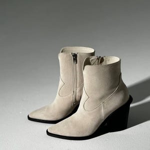 Vintage Women&#39;s Suede Sand Cowboy Boots - Western Cowgirl Style | Women&#39;s Suede Sand Cowboy Boots | Boho Western Chic Footwear | Cowboy Chic
