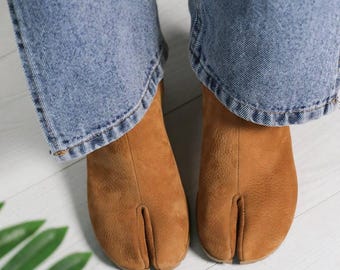 Botas Tabi de Cuero Artesanales: Calzado Artesanal con Puntera Dividida