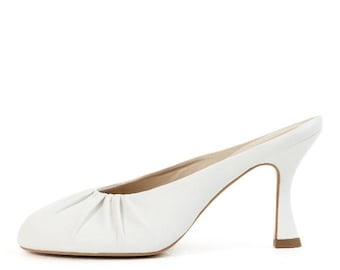 Mules de piel color marfil para mujer / Zapatos sin cordones con punta cerrada / Bailarinas minimalistas de punta redonda / Zapatos de verano con talón descubierto / Mules elegantes hechas a mano