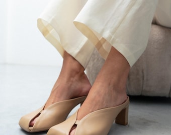 Leather Mules: Chic Beige Women's Slides