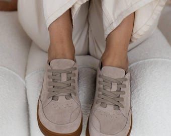 Handmade Leather Barefoot Sneakers: Anatomical Toe Design