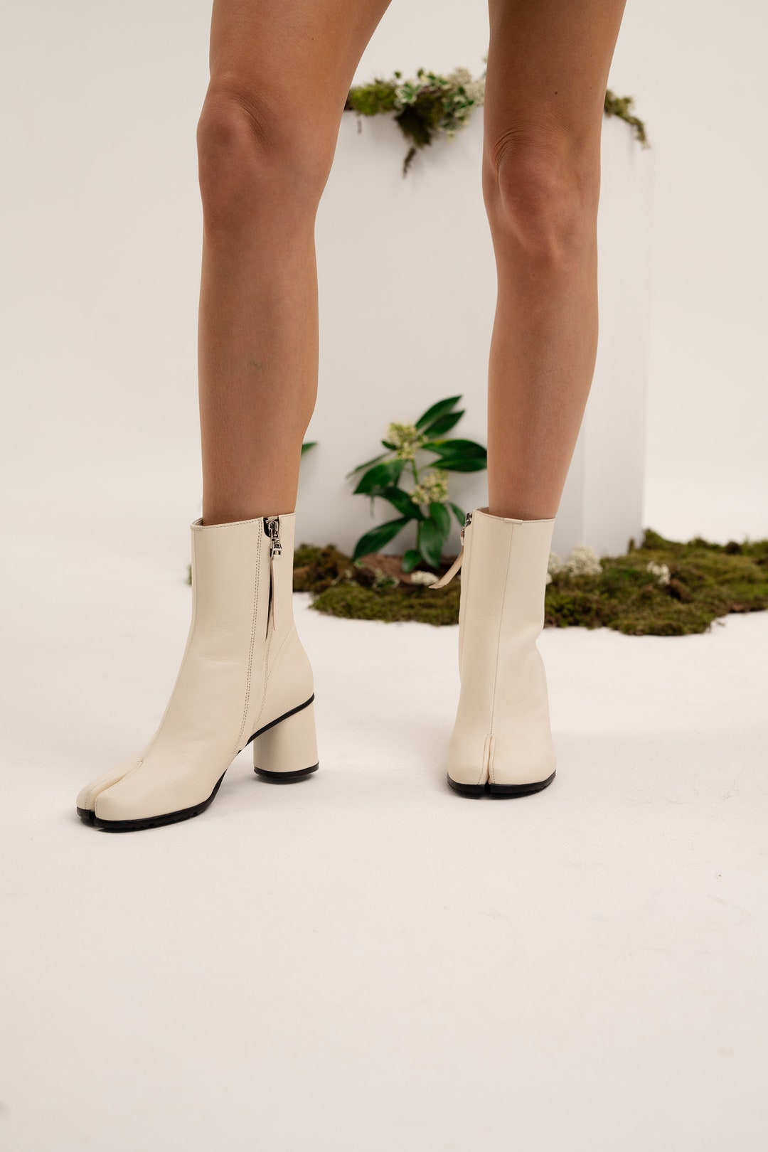 classic leather tabi