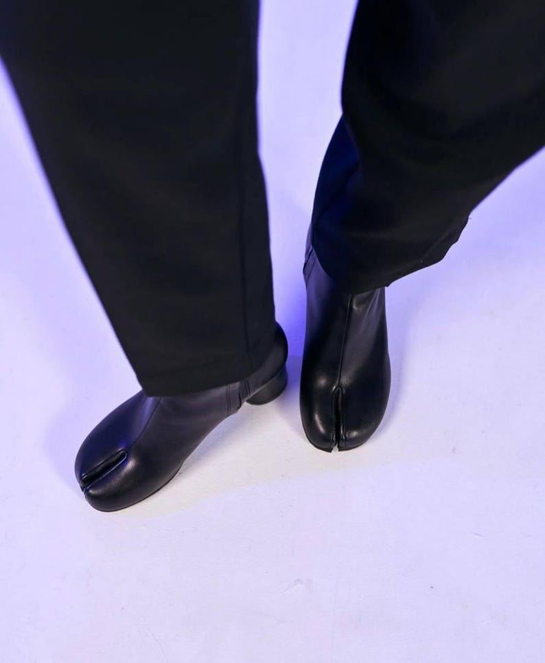 classic leather tabi shoes