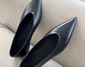 Handmade Leather Ballet Flats: Chic Pointed-Toe Black Shoes