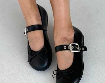 Handmade Leather Mary Jane Shoes: Classic Buckle Flats