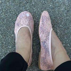 Bailarinas de piel rosa con detalle de malla / Bailarinas rosas de piel con malla para mujer, hechas a mano / Bailarinas de piel rosa para mujer