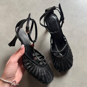 Black Leather High Heel Shoes: Women&#39;s Chic Heels
