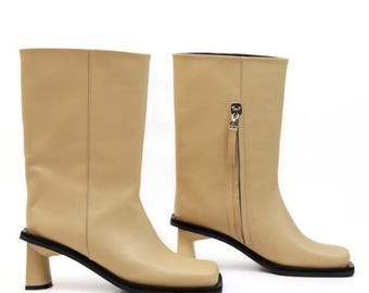 Stivaletti con tacco e punta quadrata in pelle beige - Stivali eleganti da donna