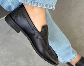 Handcrafted Black Leather Loafers: Women's Classic Shoes