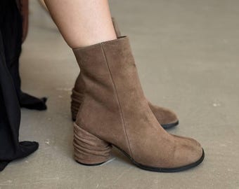 Cocoa Wildleder Absatz Ankle Boots | Stilvolle Herbst-Booties
