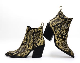 Mocassin Berluti à Pompon en Cuir Noir ref.522455 - Joli Closet