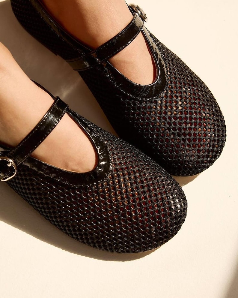 embroidered mary jane shoes