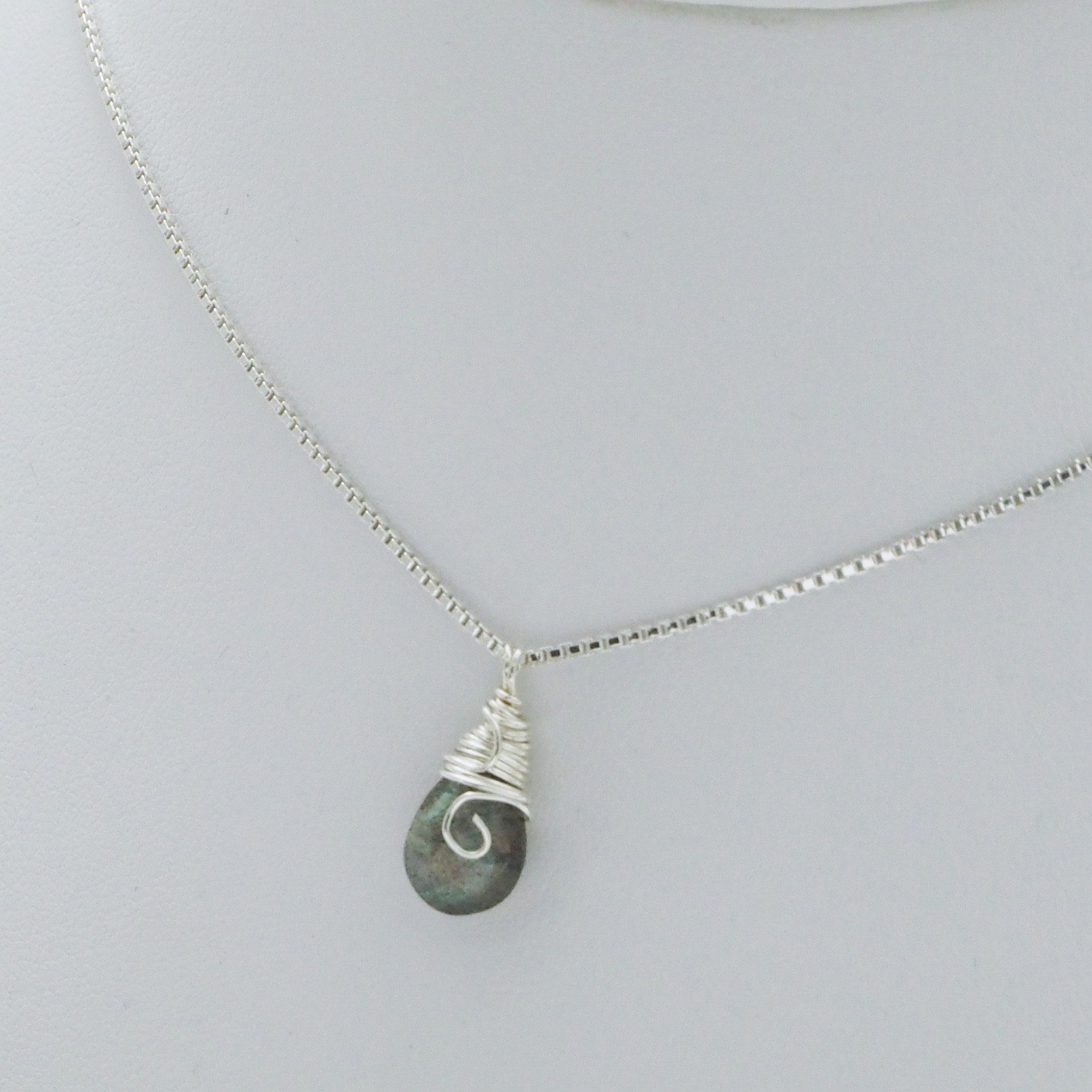 Converter labradorite necklace
