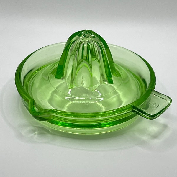 Federal Glass 5 1/2” Citrus Reamer/Juicer (Depression, Uranium, Vaseline Glass)