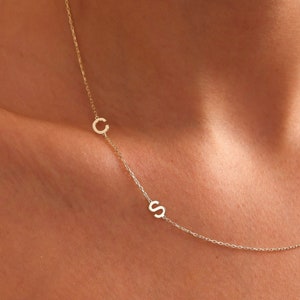 Collar con inicial lateral, collar con letras personalizado, regalo personalizado, regalo personalizado, colgante con nombre, regalo de Navidad para él