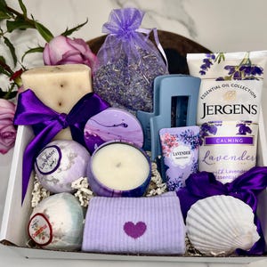 Perfect SPA Relaxing Gift Basket for Mothers Day, SPA gift box for her, Self Care gift box, SPA Body gift Set, Relaxing gift basket