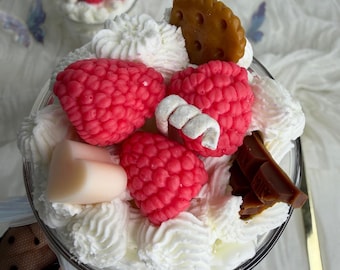 Raspberry cheesecake desert container candle from soy wax with fragrance