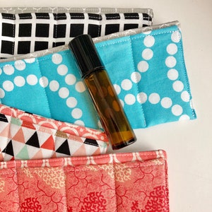 Roller Bottle insert, 4 Pocket, Essential oil insert, Oil Sleeve, Oil bottle pockets, padded oil bag, Essential oil storage, oil travel case