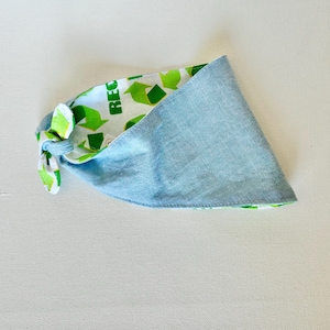 Recycle fabric bandana, Neckwear dog scarf, Tie and Snap option, cotton fabric, blue denim chambray, Puppy Double sided reversible. pet cat