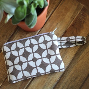 Essential oil zipper pouch, Mini, Brown, Essential oil bag, edeenut,Coin purse,Wallet, Change purse, earbud case, makeup bag, Travel oil bag