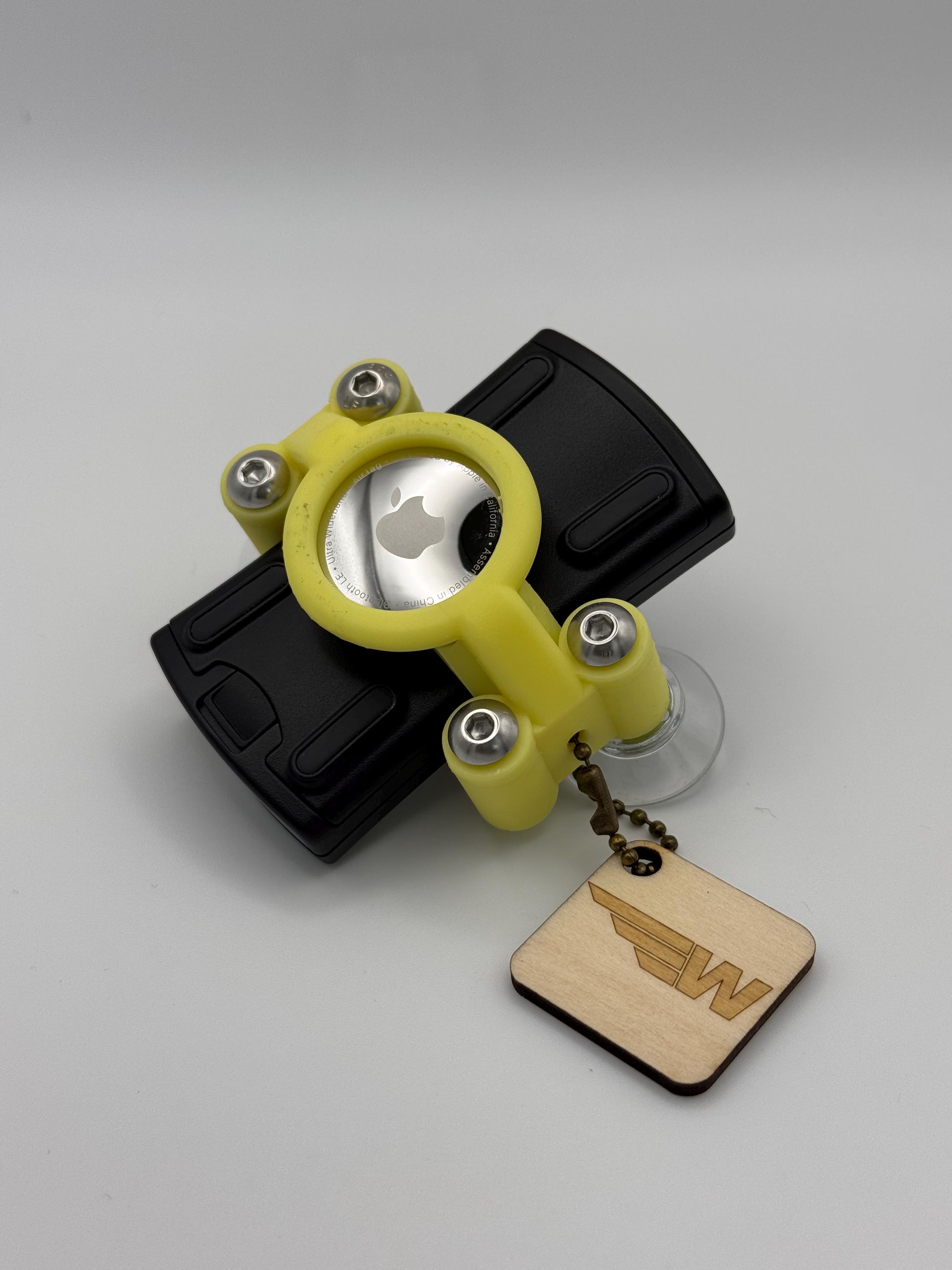 Garmin GLO 2 GPS Mount With Suction Cups & AirTag Holder - Etsy