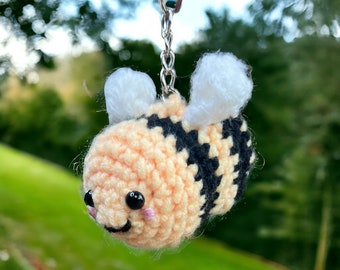 Peluche porte-clés bourdon jaune et noir au crochet