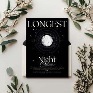 Invitación al solsticio de la noche más larga: minimalista en blanco y negro con luna y campo de estrellas: para fiestas, rituales y reuniones de invierno