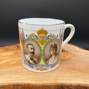 King George V and Queen Mary Silver Jubilee commemorative mug 1935
