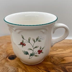 Pfaltzgraff Winterberry Coffee Cup Mug Coffee Cocoa