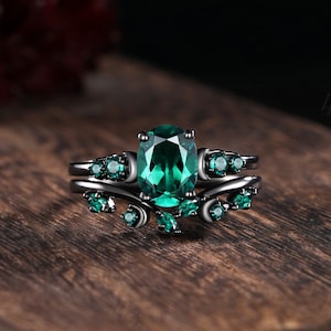 Vintage Smaragd Verlobungsring Set einzigartiger Mond Stil Smaragd Cluster Ring Gothik Schwarz Gold Ringe für Frauen Halbmond Versprechensring