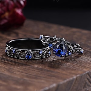 Ensemble unique de bagues pour couple en saphirs gothiques en or noir Alliance assortie pour lui et pour lui Bague de fiançailles en saphir inspirée de la nature Alliance pour homme