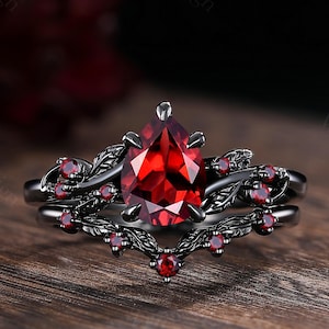 Unique Garnet Engagement Ring Set Art Deco Vine Leaf Garnet Cluster Ring Gothic Black Gold Stacking Wedding Rings Women Bridal Promise Gift