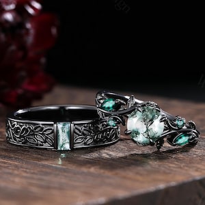 Round Moss Agate Couple Ring Set Gothic Black Gold His and Her Matching Wedding Band Nature Inspired Ring Emerald Bridal Promise Ring Custom
